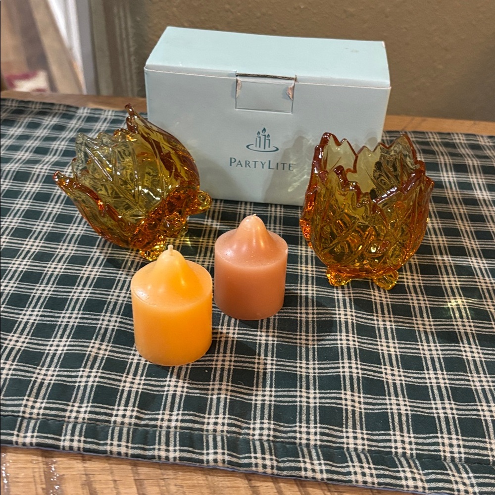 PartyLite- Oak Leaf Votive Pair - Picture 2 of 6